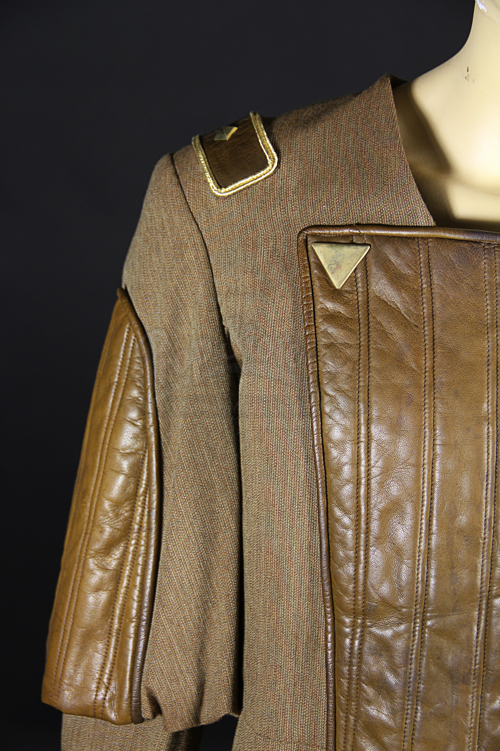 House Atreides Officer Uniform Prop Store Ultimate Movie Collectables