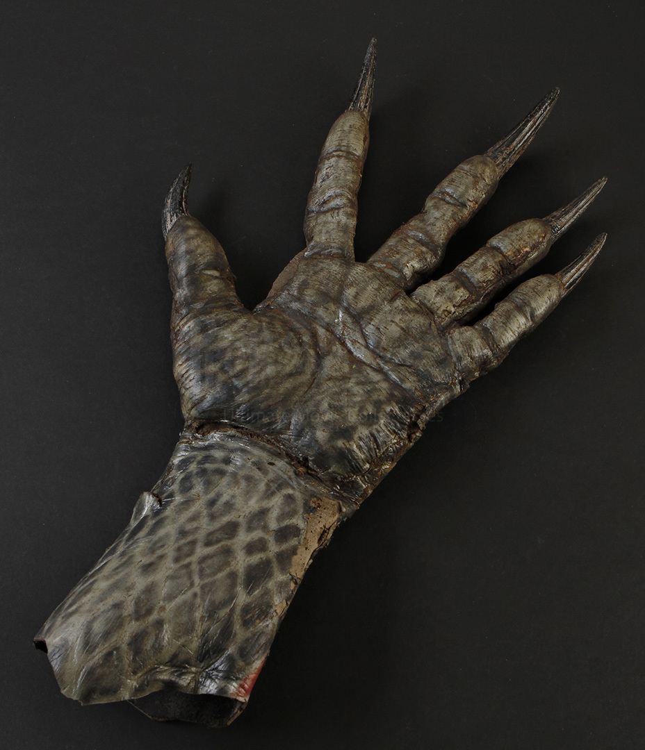 хищник прибор. Neca predator 2 city hunter. перчатки 3d рука хищника m. когти хищника. компьютер хищника на руке.