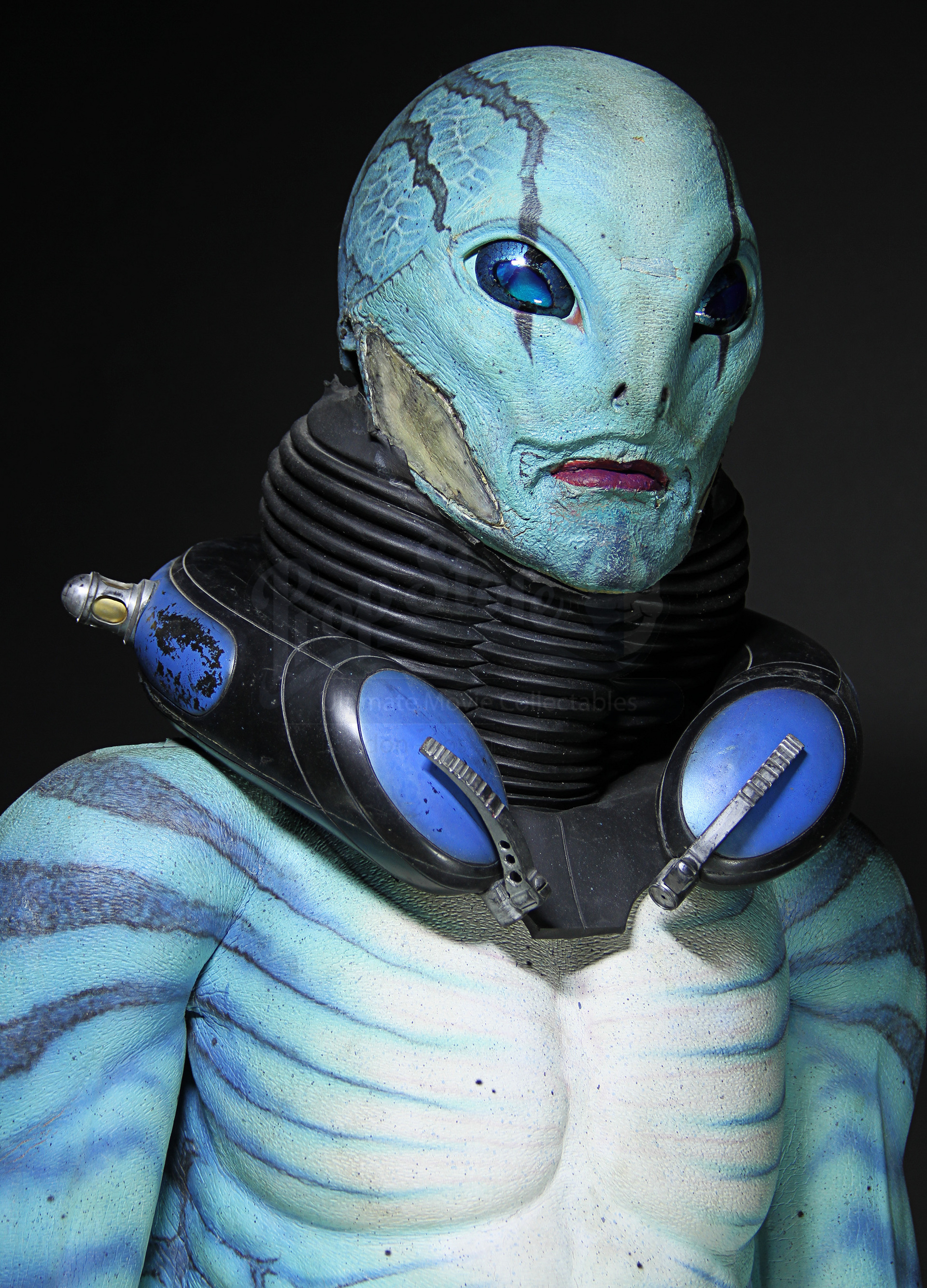 Abe Sapien (Doug Jones) Torso Head Display Prop Store Ultimate Movie Collectables