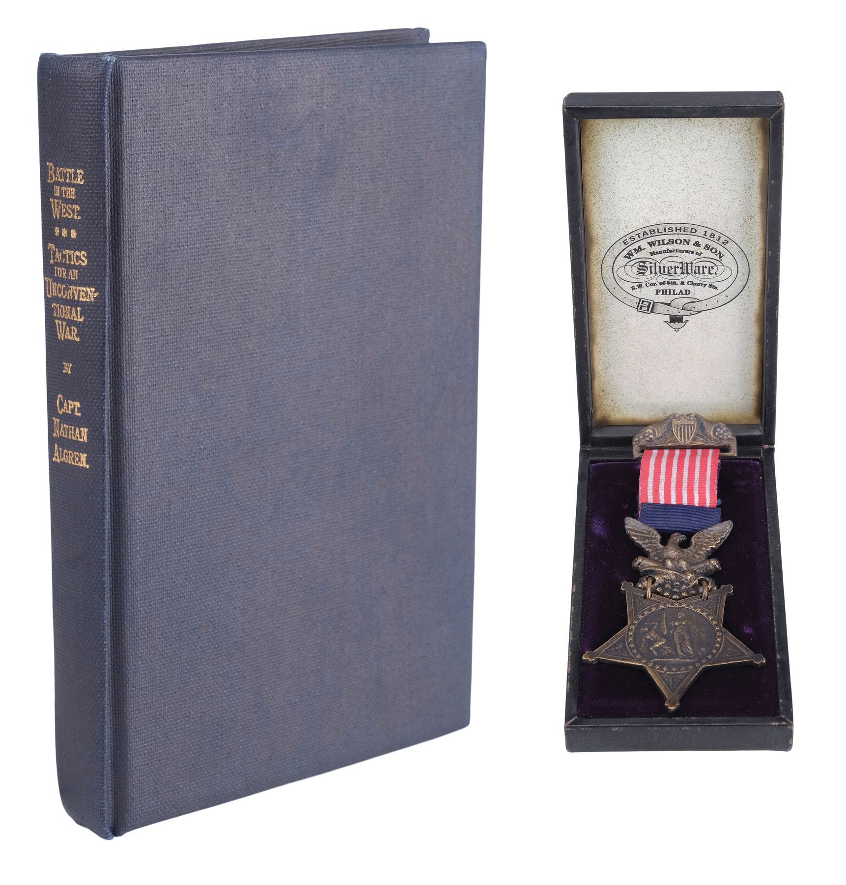 870. Mike Papac Collection: Nathan Algren's (Tom Cruise) Medal of