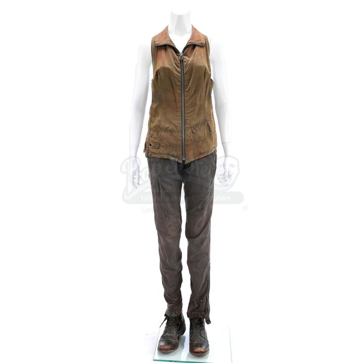 Hallmark Divergent Betrice "Tris" Prior Ornament Pre-Owned in Box