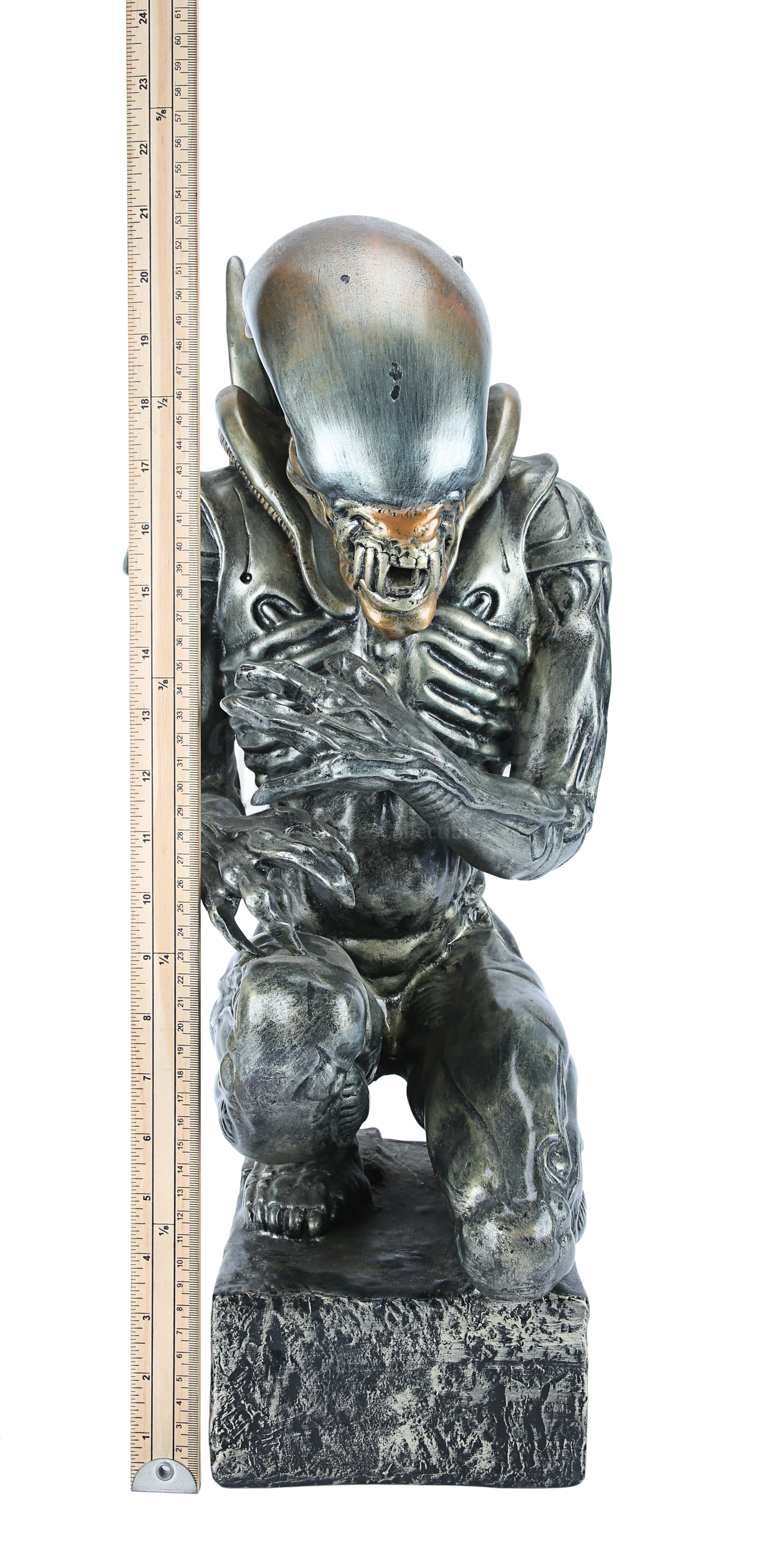 Xenomorph Statue Prop Store Ultimate Movie Collectables