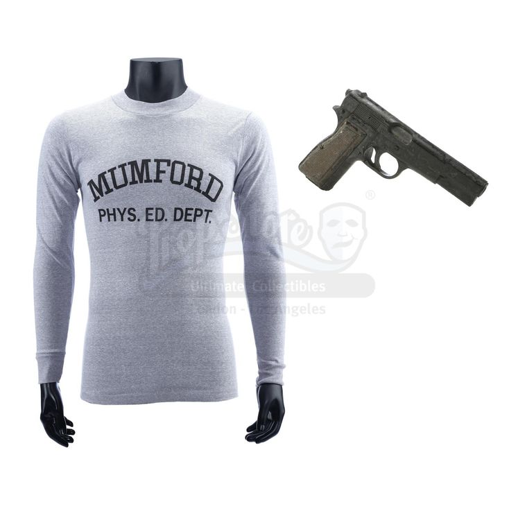 Axel Foleys (Eddie Murphy) Gun and Mumford TShirt BEVERLY HILLS COP