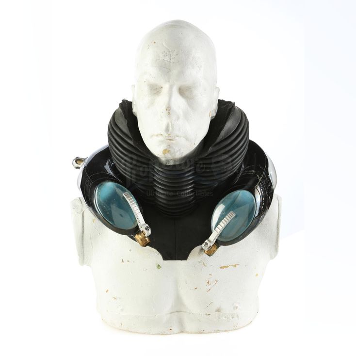 Abe Sapiens (Doug Jones) Hero Breathing Apparatus HELLBOY (2004)