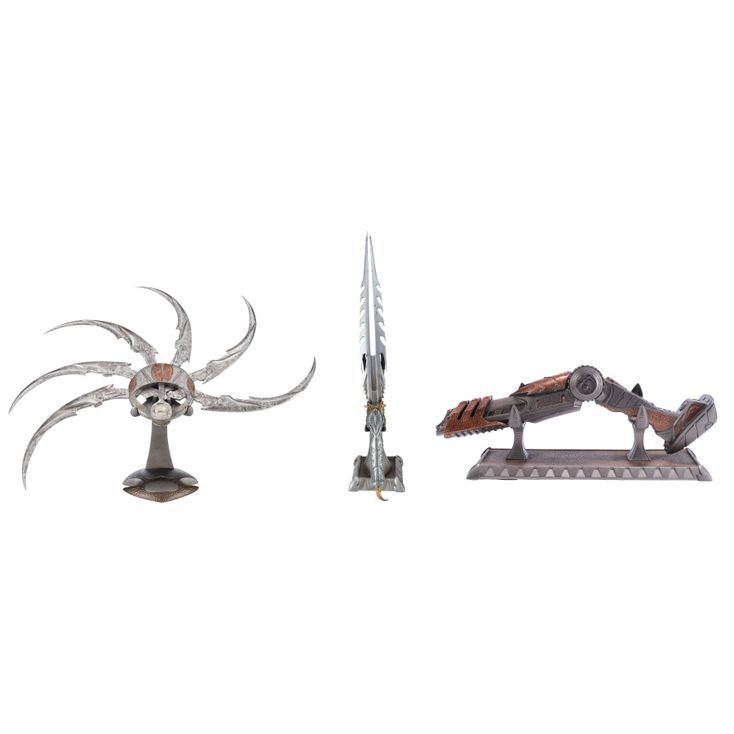 445. Set of Four Sideshow Collectibles Predator Weapons Replicas | AVP ...