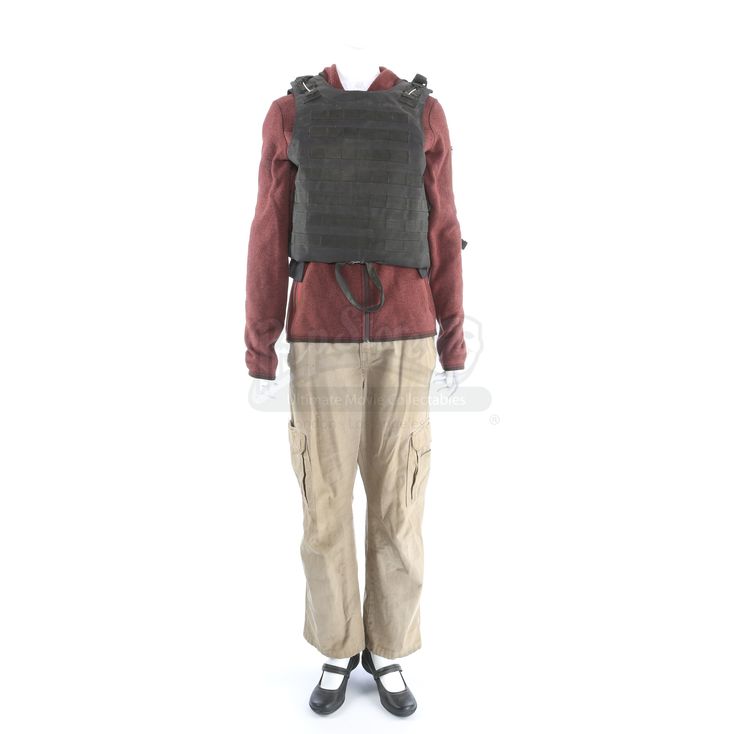 Isabel Reyes (Isabela Moner) Convoy Ambush Costume | SICARIO: DAY OF ...
