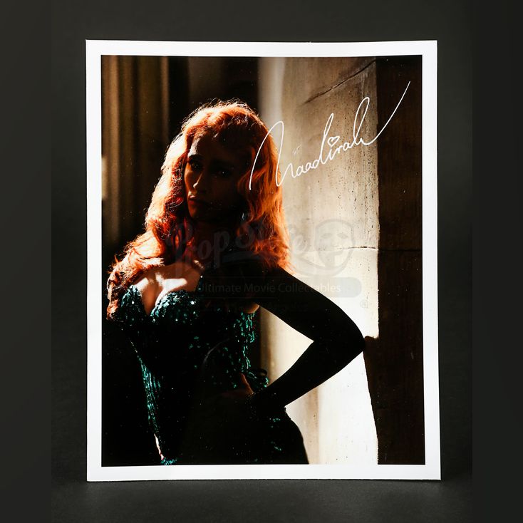 Luba (Robert Sheehan) Photograph MUTE (2018)